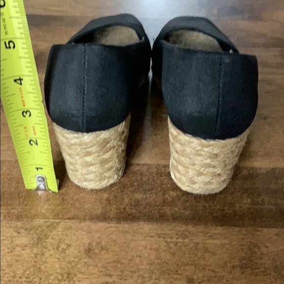 Adrienne Vittadini black wedge espadrille shoe - Picture 3 of 7